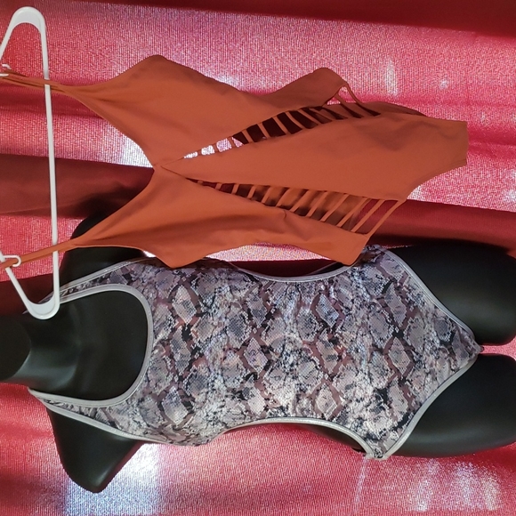 BETTY JADE SWIMSUIT SMALL - Picture 9 of 9